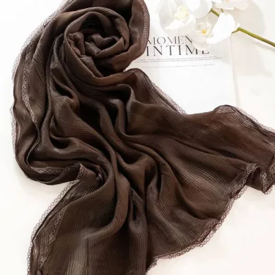 شال ابریشم میله ای دور دانتل