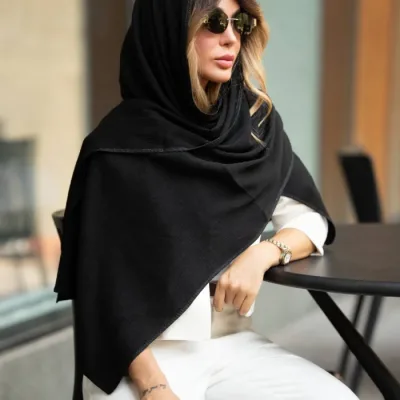 شال پلیسه مشکی ساده رنگی گان دوزی لمه شده