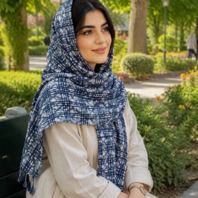 شال نخ سفید منگوله دار