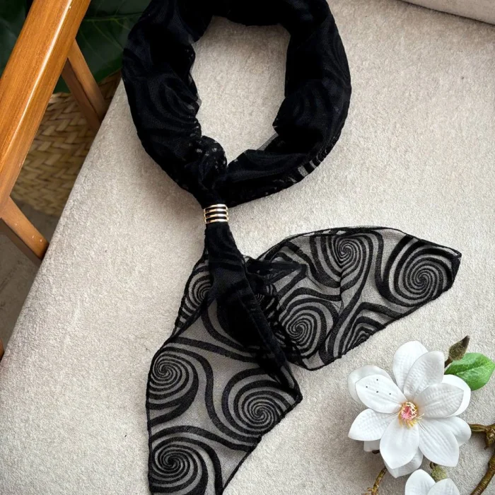 دستمال گردن طرح‌دار