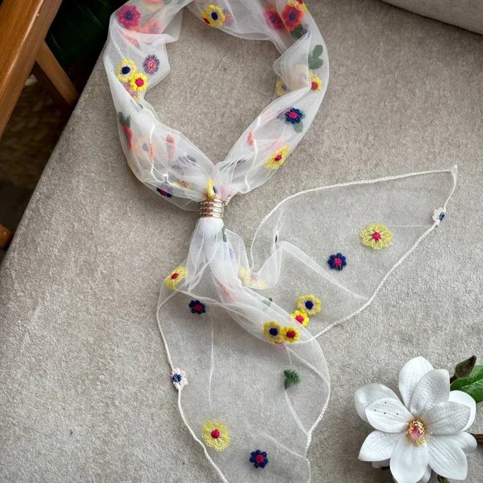 دستمال گردن طرح‌دار