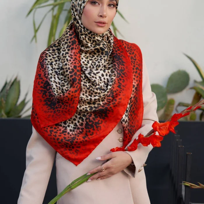 🌼
مشخصات :
🪡 جنس: روسری ابریشم توییل
قواره : 140
رنگبندی : 5 رنگ
ایستایی بسیار د