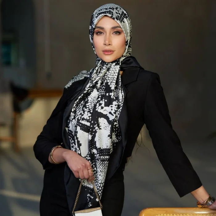 🌼
مشخصات :
🪡 جنس: روسری ابریشم توییل
قواره : 140
رنگبندی : 5 رنگ
ایستایی بسیار د