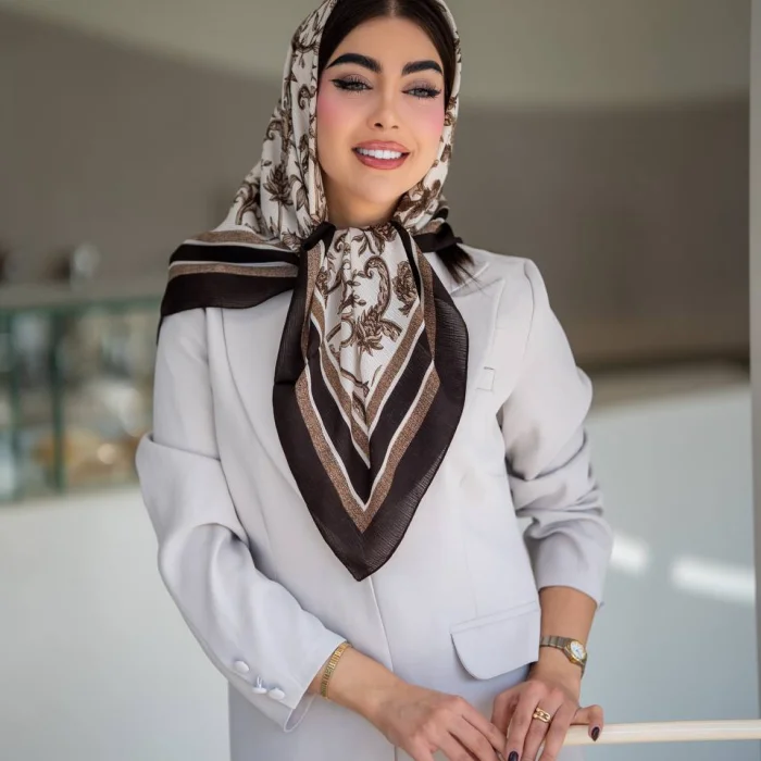روسری
روسری قواره 100 | پارچه درختی
📏 سایز: 100
🎨 رنگ‌بندی: 6 رنگ
━━━━━━━━━━━━━━