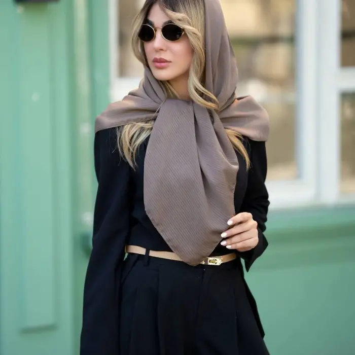 روسری ساده رنگی پارچه اسکالر دور دوخت