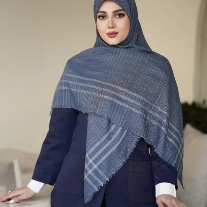 روسری نخی لینن حاشیه لمه، قواره ۱۳۵