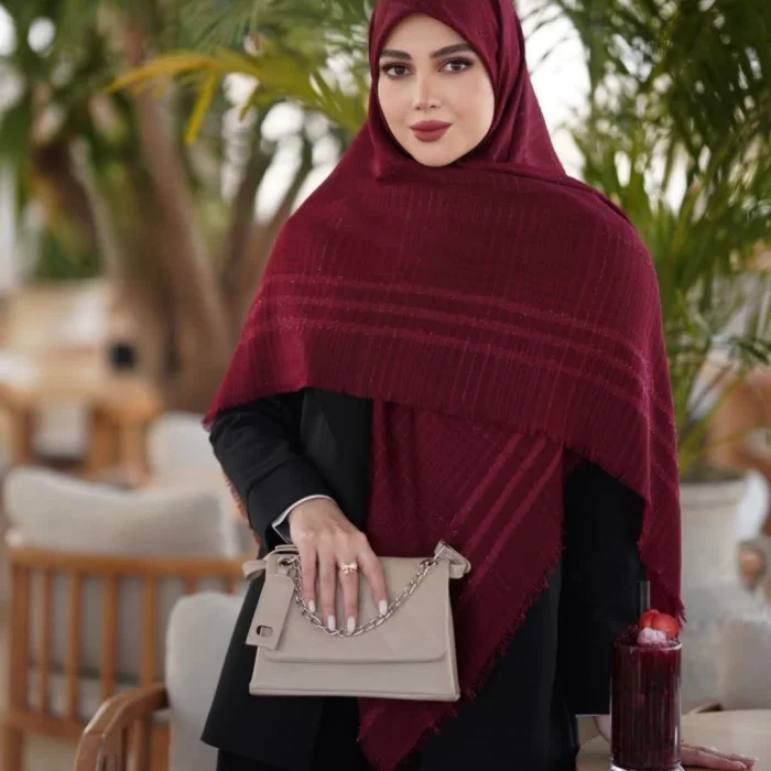 روسری نخی لینن حاشیه لمه، قواره ۱۳۵